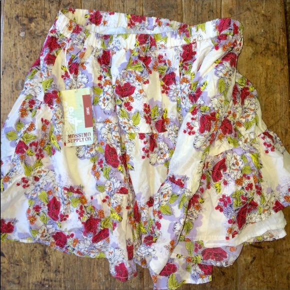 Mossimo Supply Co. Dresses & Skirts - Flirty Floral Skirt   NWT‎